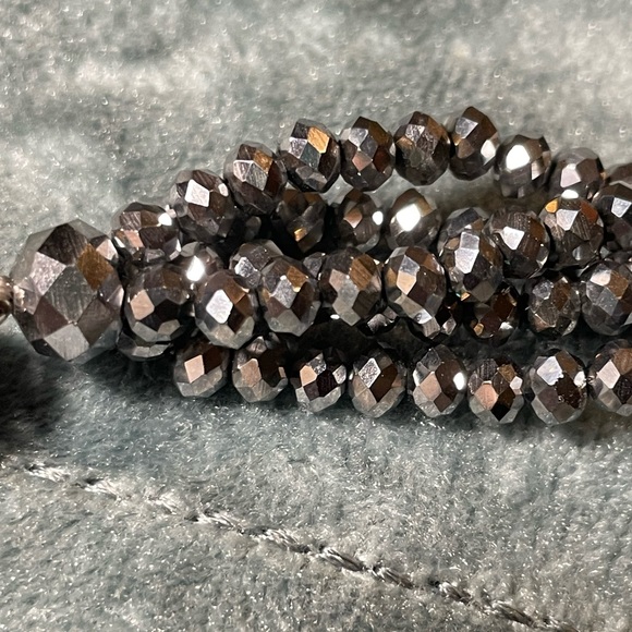 Sparkling 5 Strand Faceted Crystal Glass Beaded Bracelet with Magnetic Closure - Picture 7 of 12